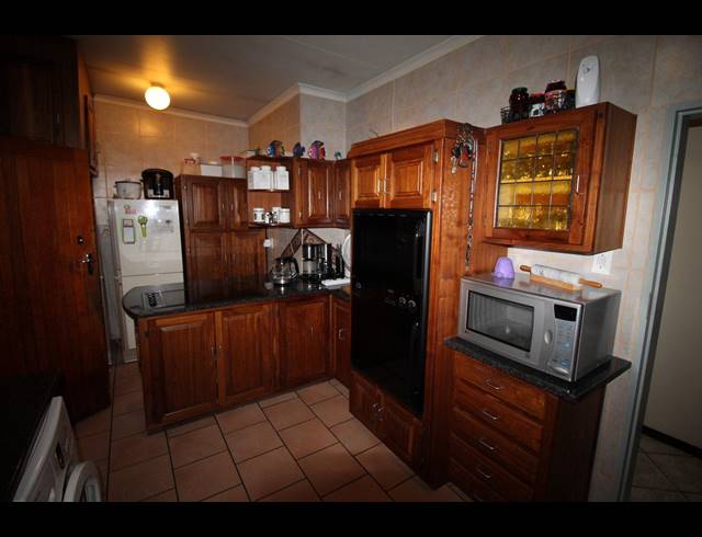 5 BEDROOM HOUSE SOLD IN DORANDIA